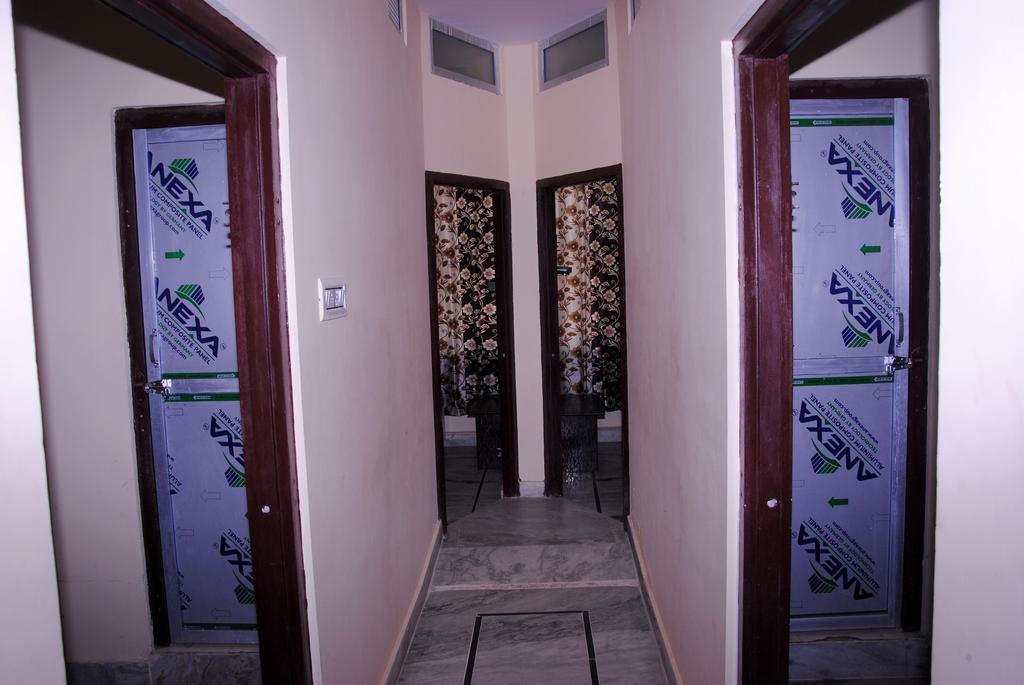 Meru Palace Guest House And Restaurant Tonk ภายนอก รูปภาพ